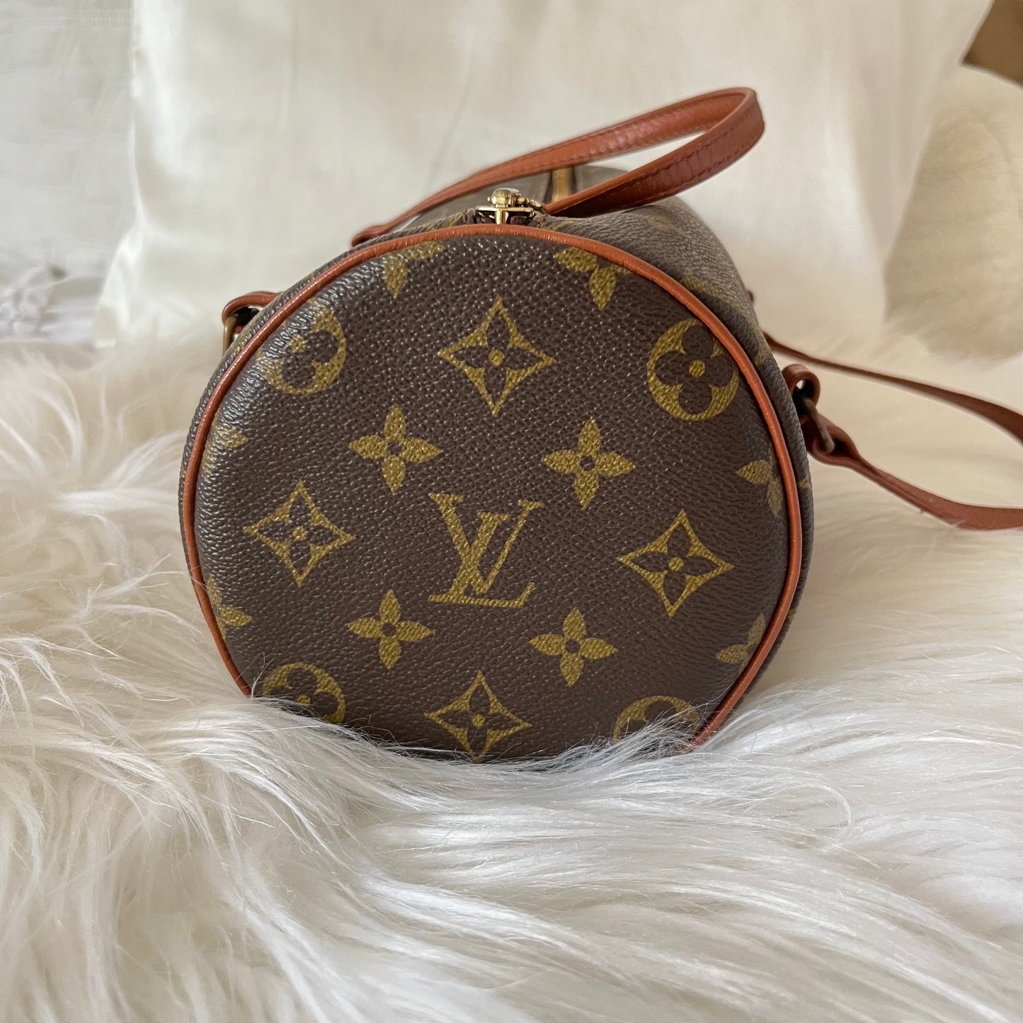 Louis Vuitton Papillon 26