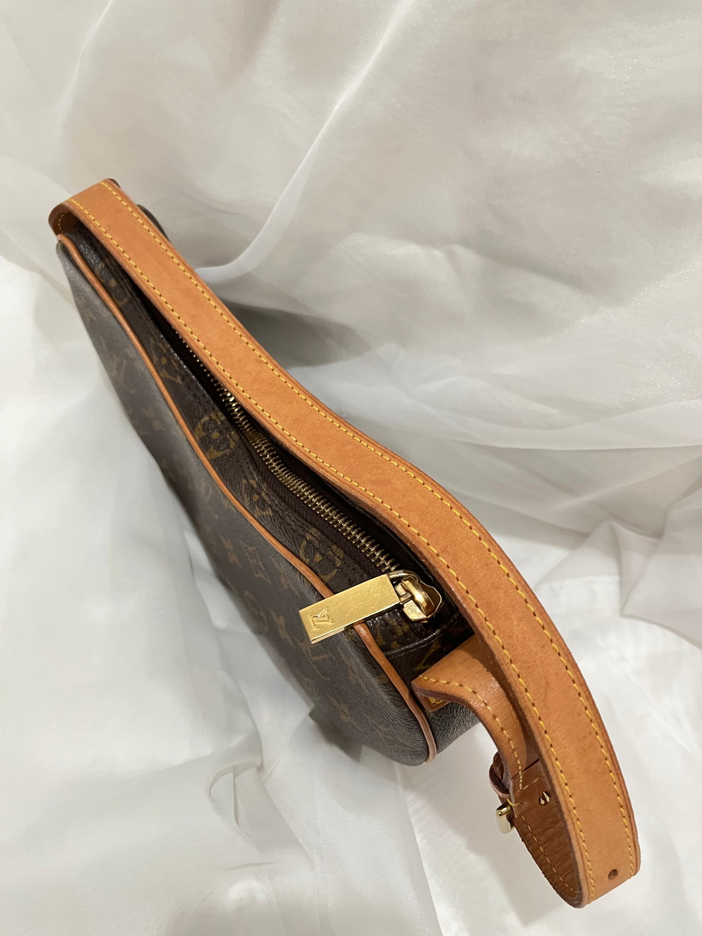 Louis Vuitton Monogram Pochette Croissant Shoulder Bag
