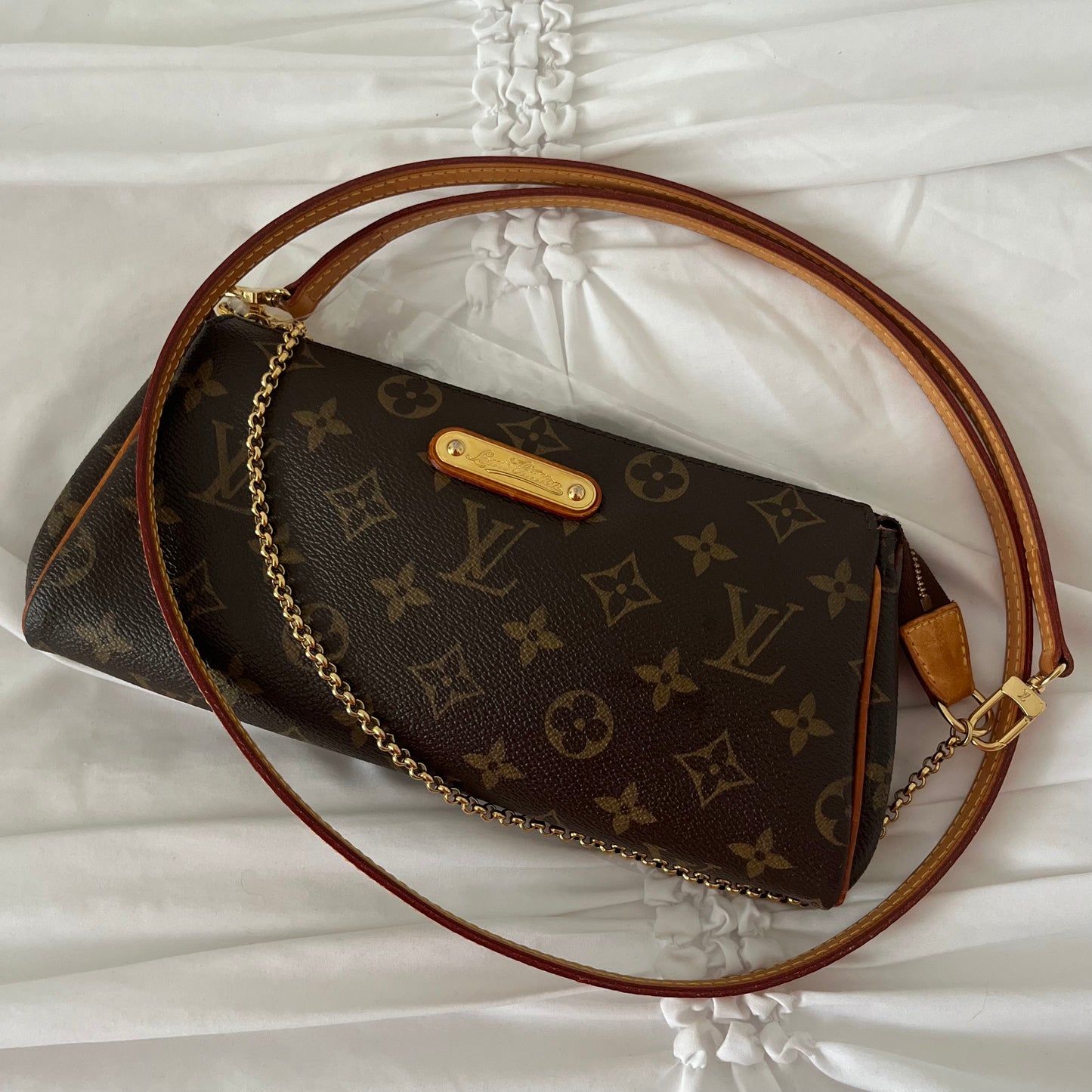 Louis Vuitton Monogram Eva Clutch