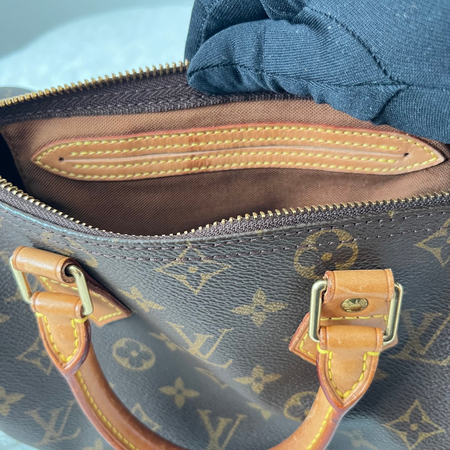 Louis Vuitton Monogram Speedy 25