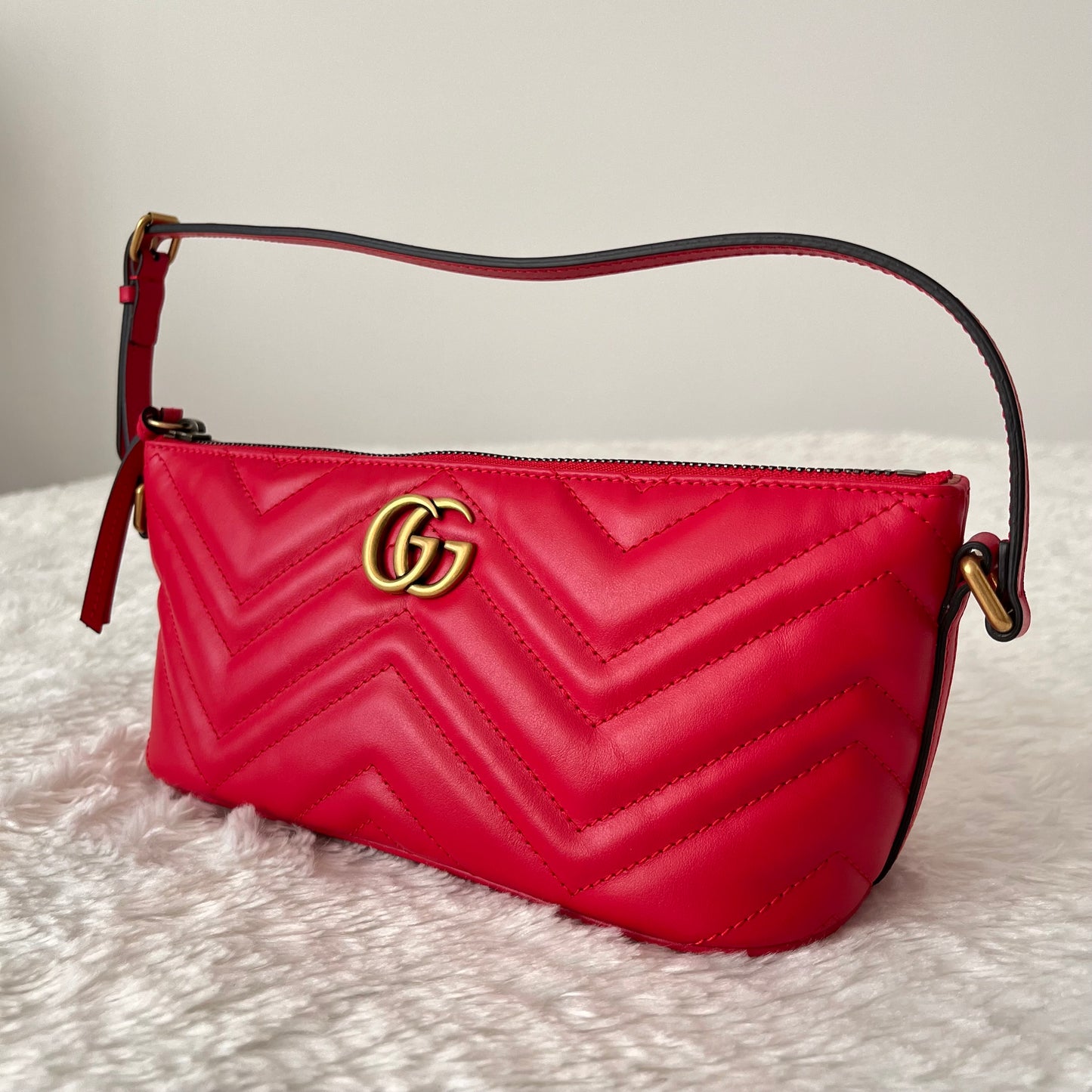 Gucci GG Marmont Boat Bag Red