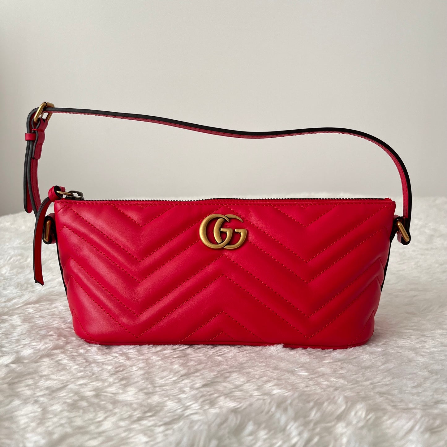 Gucci GG Marmont Boat Bag Red