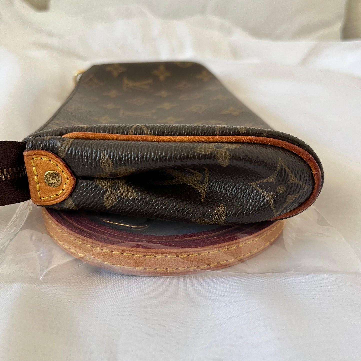 Louis Vuitton Monogram Eva Clutch