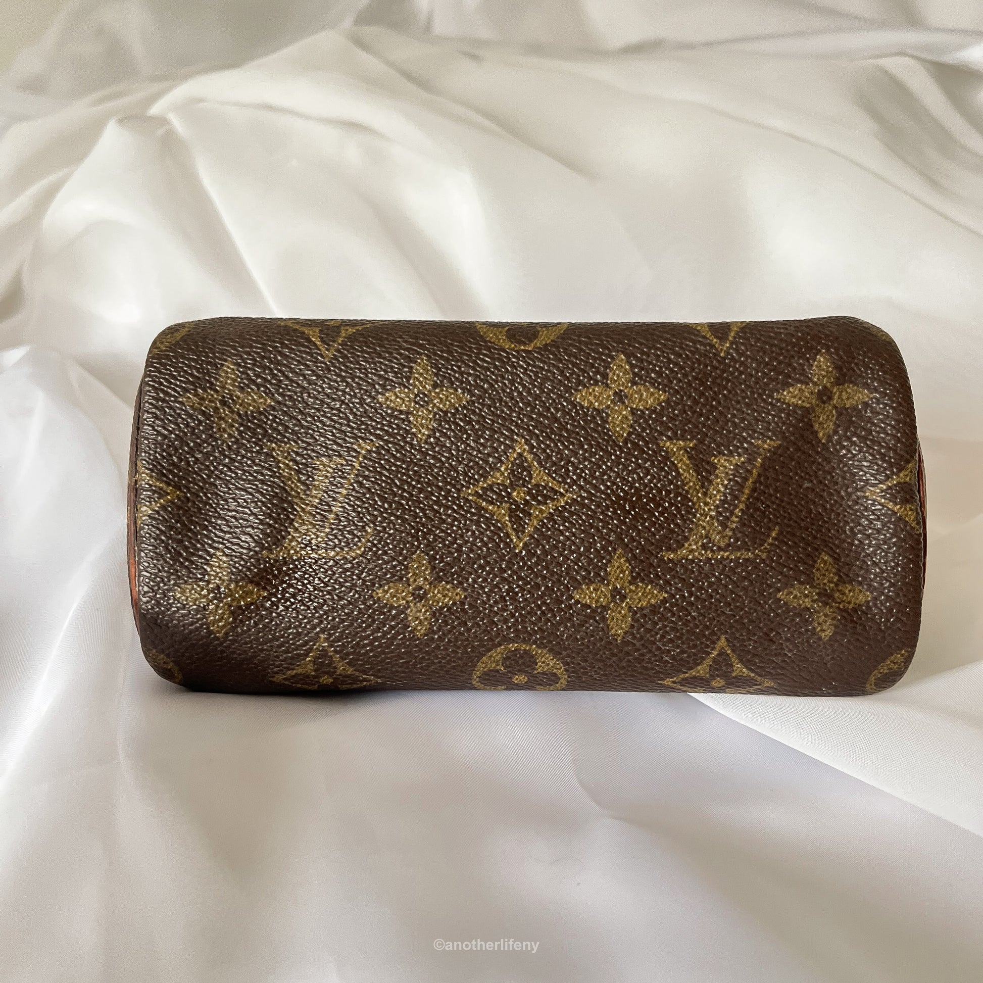 VINTAGE MADE IN FRANCE ECLAIR ZIPPER LOUIS VUITTON TOILETRY POUCH