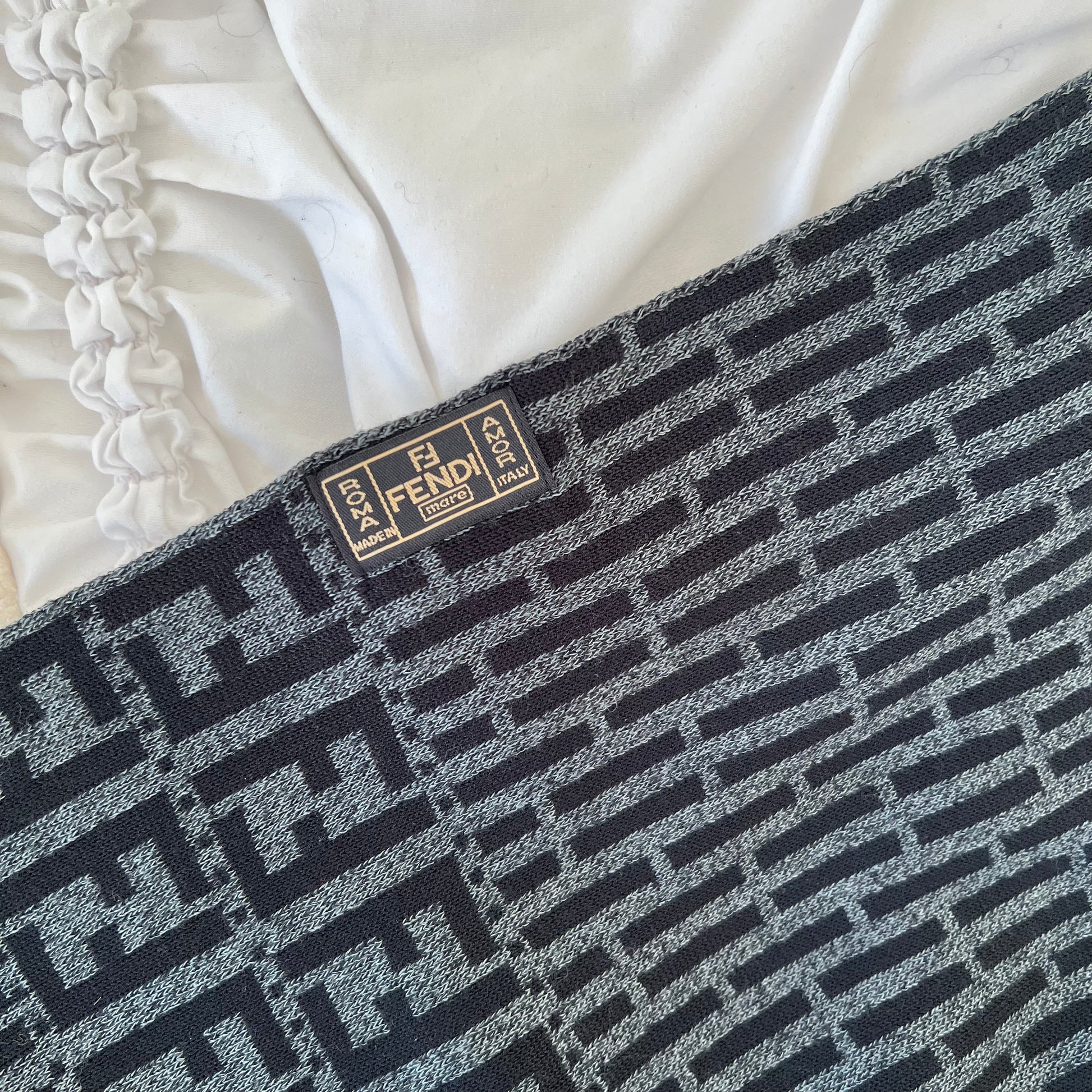 Fendi top knit scarf