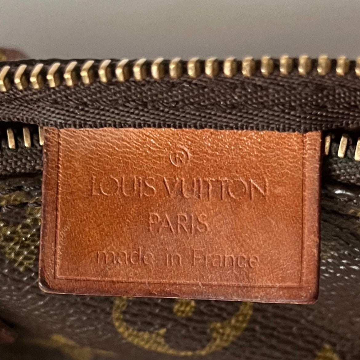 90's Louis Vuitton Mini Speedy with Push lock Closure - Shop Quirk